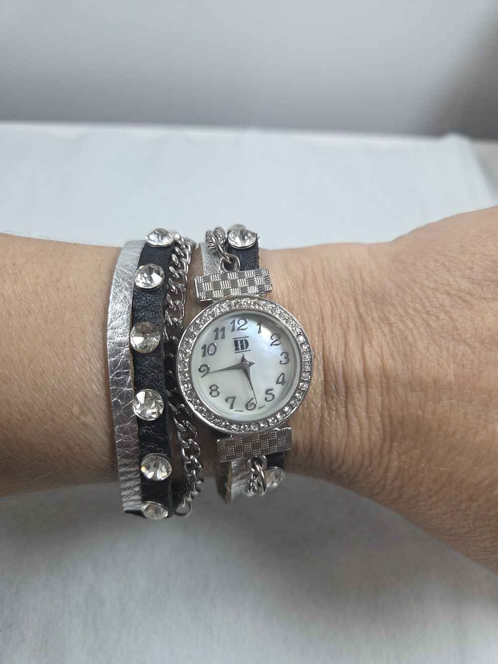 Authentic 11D Multi Strand Leather Wrap Bracelet Watch Silver & Rhinestones